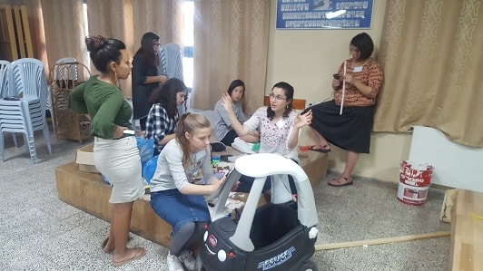 תלמידות האולפנא בונות מודלים למיזמים שלהן