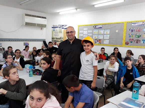 שמעון אבוטבול יזם אורח בבית הספר היובל באשדוד