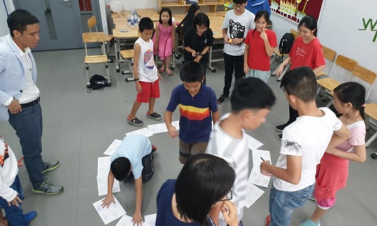 ילדים בווייטנאם לומדים את התכנית הישראלית ביזמות של גלית זמלר